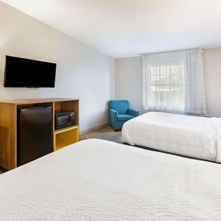 Days Inn By Wyndham Roanoke Hollins Near I-81-2