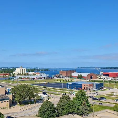 Delta Hotels By Marriott Muskegon Convention Center-3