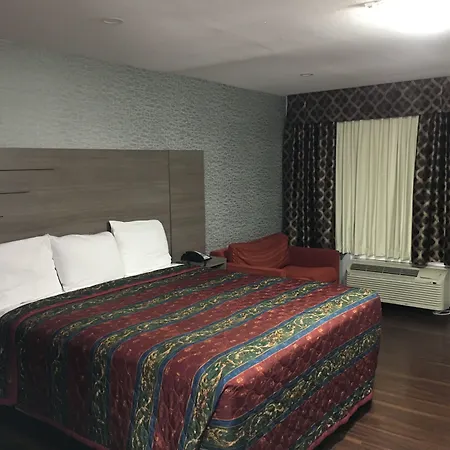 Travel Inn & Suites-3