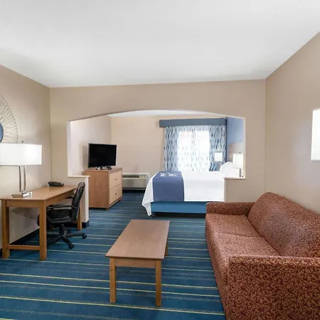 Days Inn By Wyndham Panama City-3