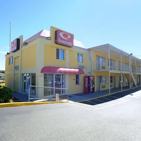 Econo Lodge At Military Circle-2