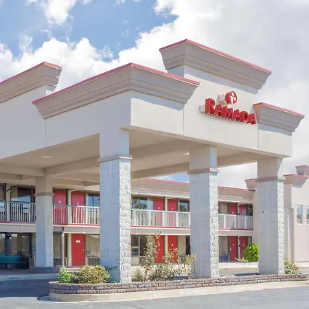 Ramada By Wyndham Edgewood Hotel & Conference Center-3
