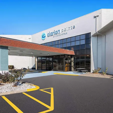Clarion Pointe Bloomington-Normal Near I-55 And University-3