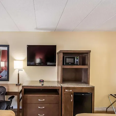 Econo Lodge Kearney - Liberty-2