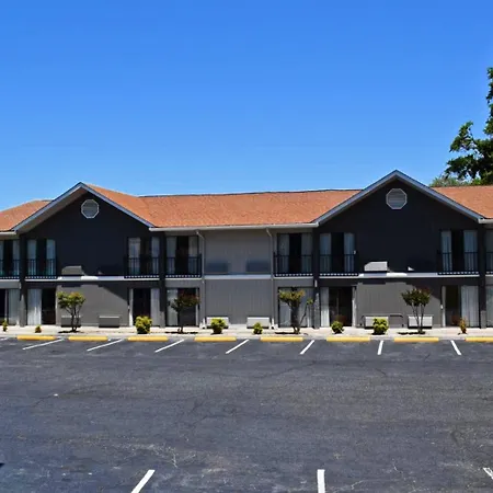 Howard Johnson By Wyndham Beaufort/Parris Island-3