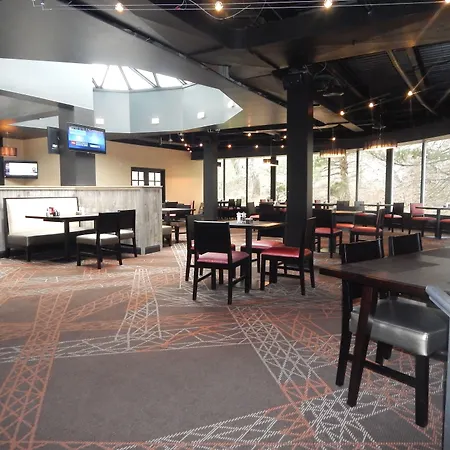 Ramada By Wyndham Beaver Falls-2