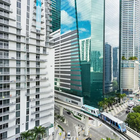Courtyard Miami Downtown Brickell Area-3