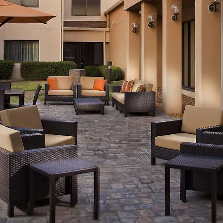 Courtyard By Marriott Memphis Airport-3