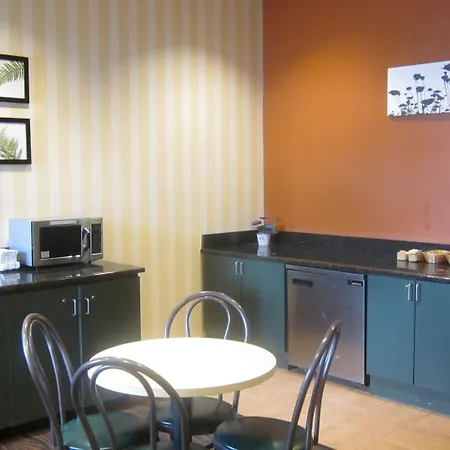 Quality Suites Lake Wright - Norfolk Airport-3