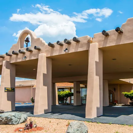 Quality Inn Taos-3