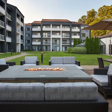 Courtyard By Marriott Norwalk-3