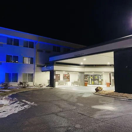 Wingate By Wyndham Lincoln Airport East I-80-3