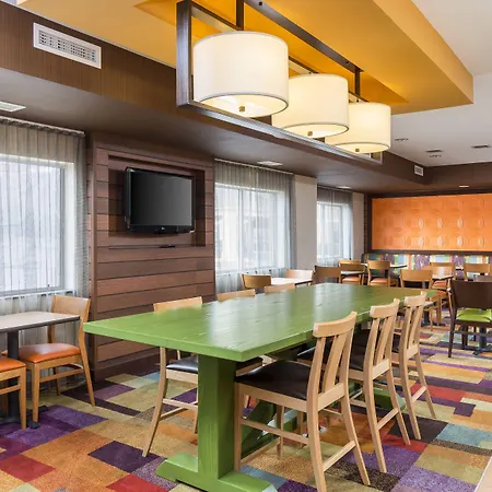 Fairfield Inn & Suites Lincoln-2
