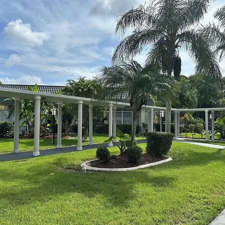 Ramada By Wyndham Cocoa-2