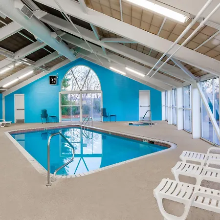 Wingate By Wyndham Canton-Hall Of Fame-3