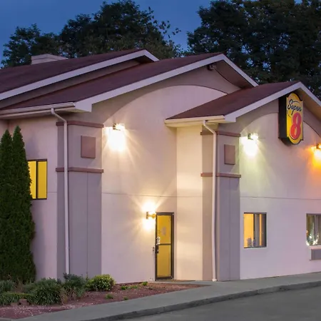 Super 8 By Wyndham Lewisburg-3