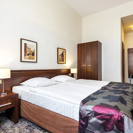 Hotel Rezydent-3