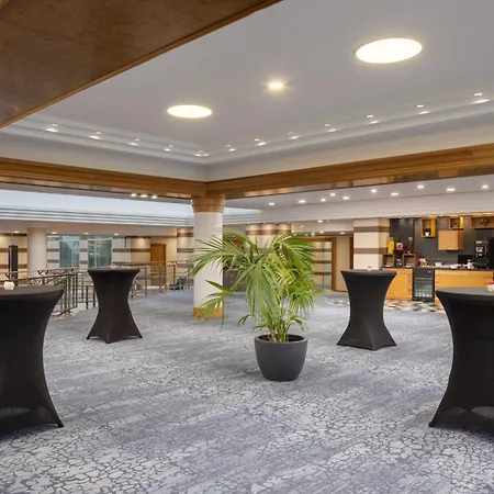 Hilton Paris Charles De Gaulle Airport-3