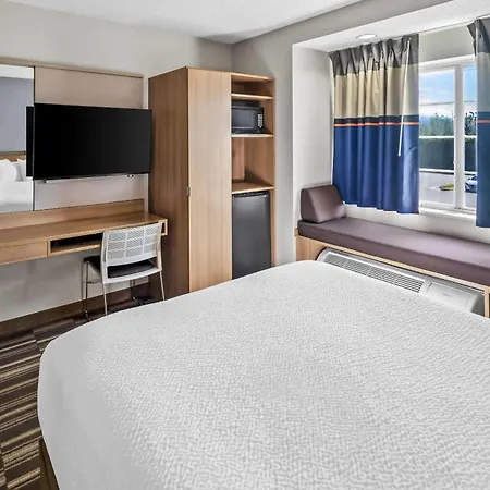 Microtel Inn By Wyndham Greensboro-2