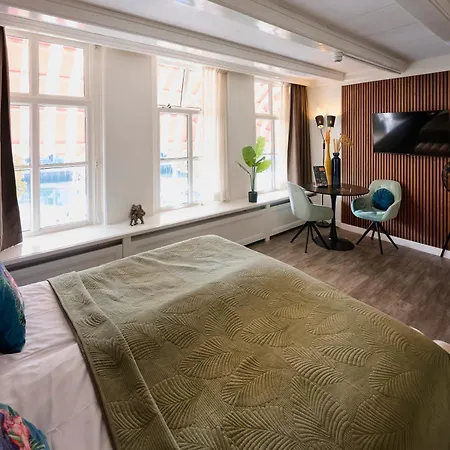 Harbour Hub Hotel-2