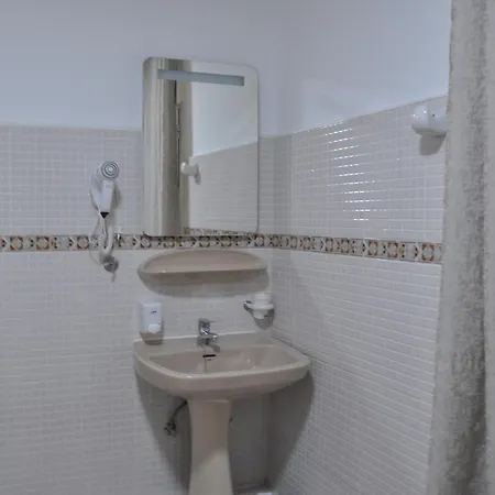 Hostal Ramón y Cajal-2