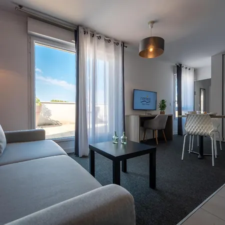Nemea Appart Hotel Quai Victor Tours Centre-2