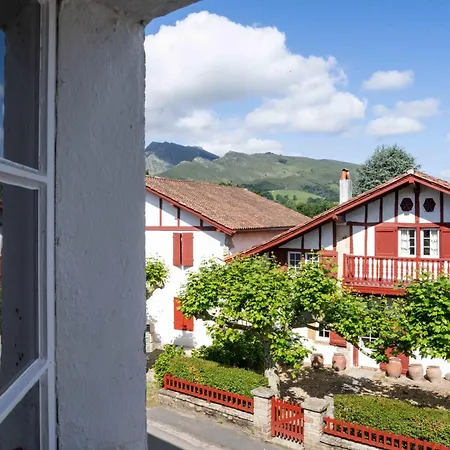 Logis Hôtel Baratxartea-2