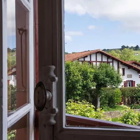 Logis Hôtel Baratxartea-3