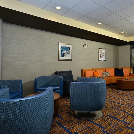 Courtyard By Marriott Bentonville-3