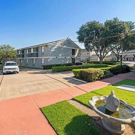 Americas Best Value Inn & Suites Brenham-3