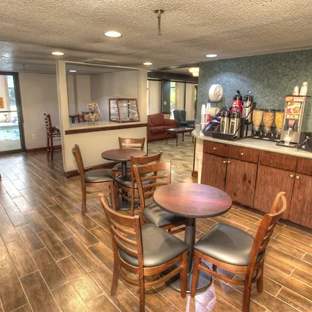 Econo Lodge Helen-3