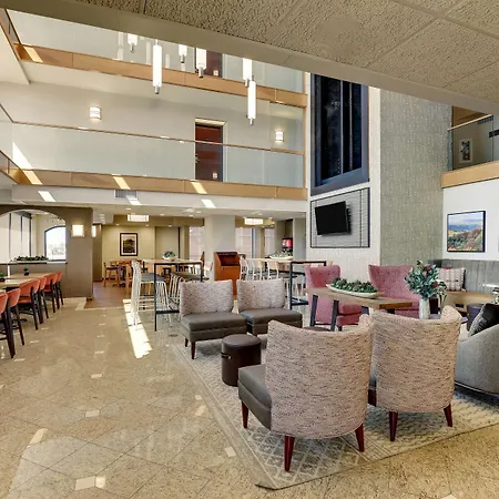 Drury Inn & Suites Marion-2