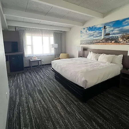 Days Inn By Wyndham Manitowoc-3
