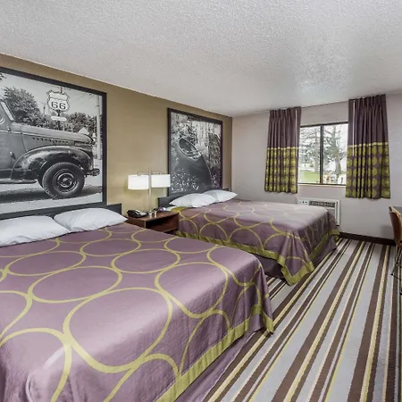 Super 8 By Wyndham Bloomington Normal-2