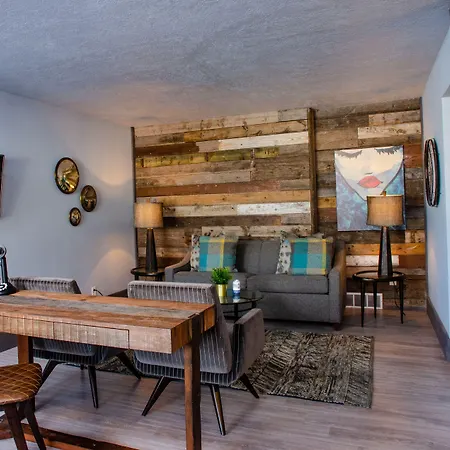 Vintage Block Inn & Suites-3