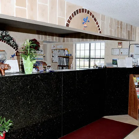 Economy Inn & Suites-3