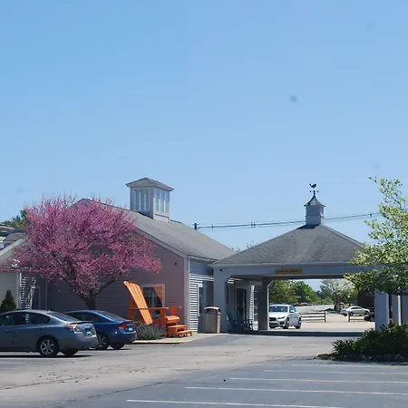 Howard Johnson By Wyndham Mystic-2