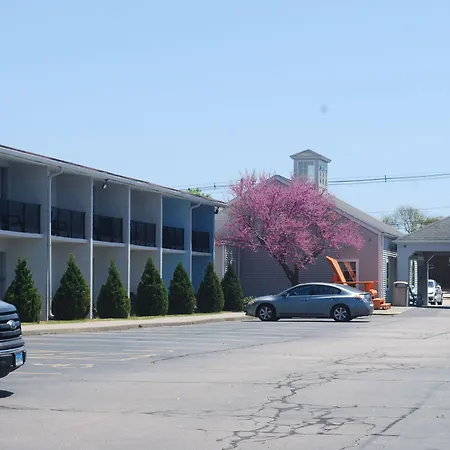 Howard Johnson By Wyndham Mystic-3