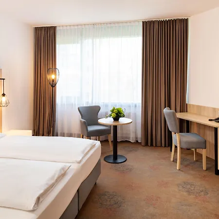 Plaza Hotel & Living Frankfurt-2