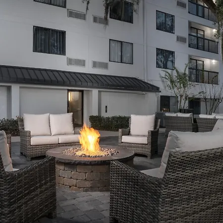 Courtyard By Marriott Orlando East/Ucf Area-2