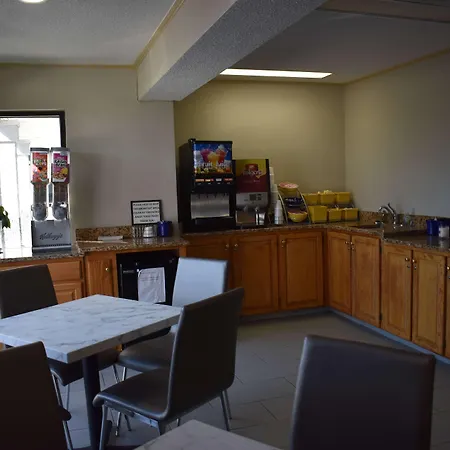 Days Inn By Wyndham Reidsville-3