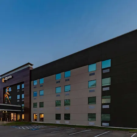 La Quinta By Wyndham Houston Southwest-2