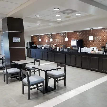 Comfort Inn & Suites Columbus North-2