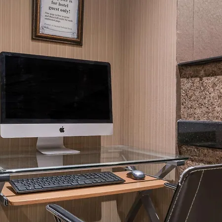 Microtel Inn & Suites By Wyndham Rochester North Mayo Clinic-2