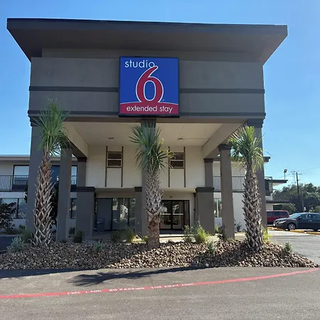 Studio 6 Alvin, Tx-3