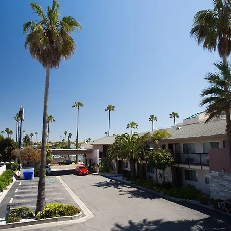 Days Inn By Wyndham Oceanside-3