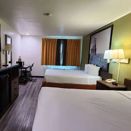 Super 8 By Wyndham Austin North/University Area-3