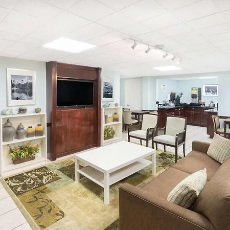 Super 8 By Wyndham Lithonia-3