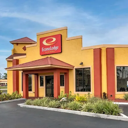 Econo Lodge Inn & Suites Maingate Central-2