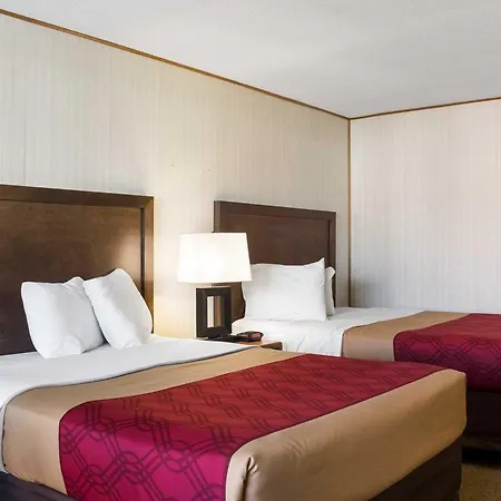 Econo Lodge-3